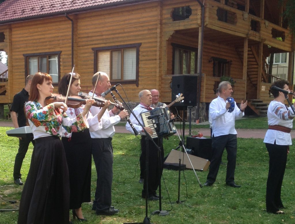 folk musicians in ukrainian vilage